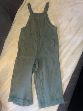 NWOT Cat & Jack jumper size 3T